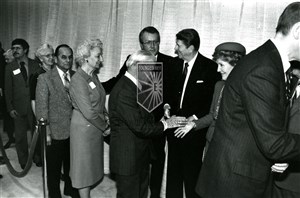 Image description is not available for 1984.245